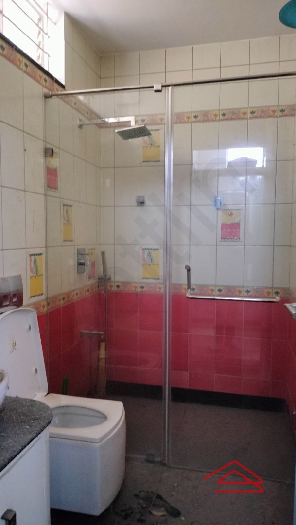 bathroom 6