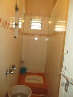 Sub Unit : bathrooms 1