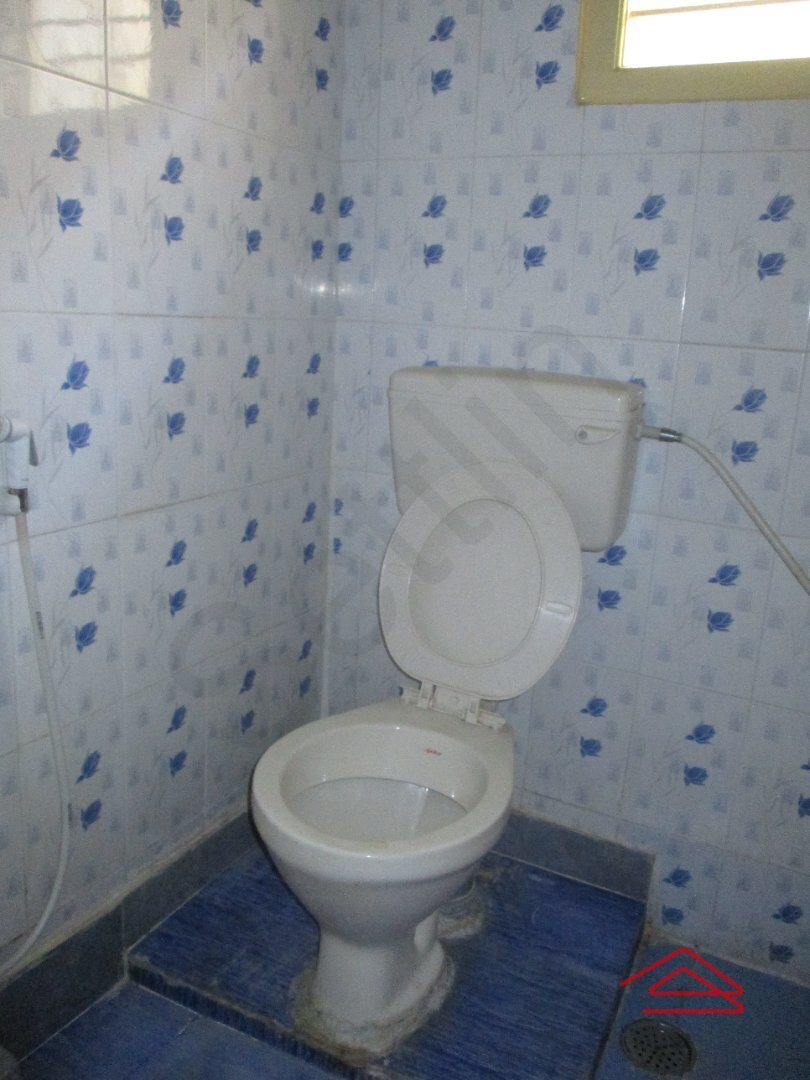 Sub Unit : bathrooms 2