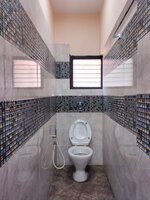 bathroom 4