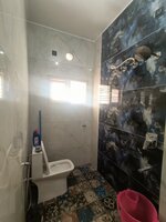 Sub Unit : bathrooms 3