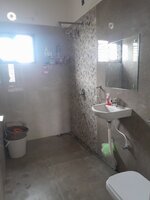 bathrooms 1