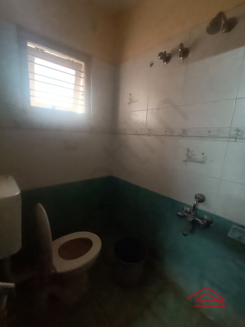 Sub Unit : bathrooms 2