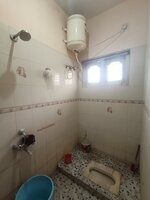 Sub Unit : bathrooms 1
