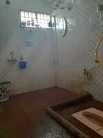 bathrooms 1