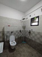 Sub Unit : bathrooms 2