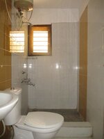 Sub Unit : bathrooms 1