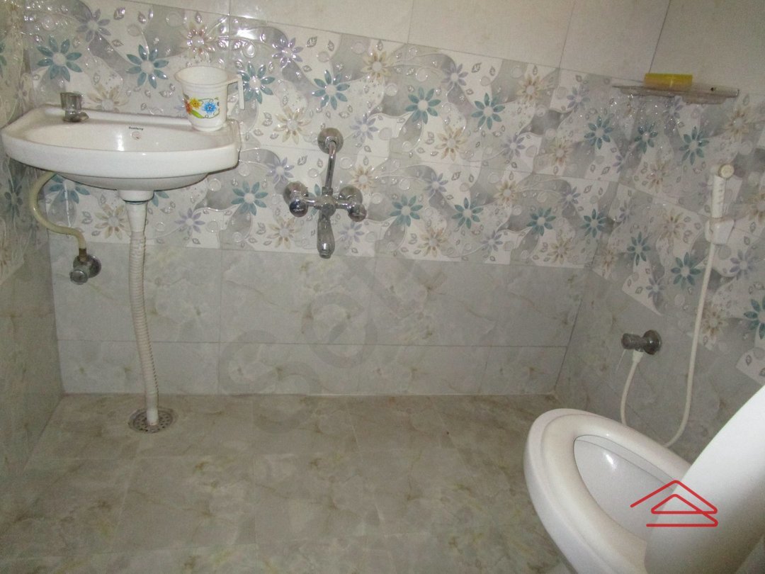 Sub Unit : bathrooms 3