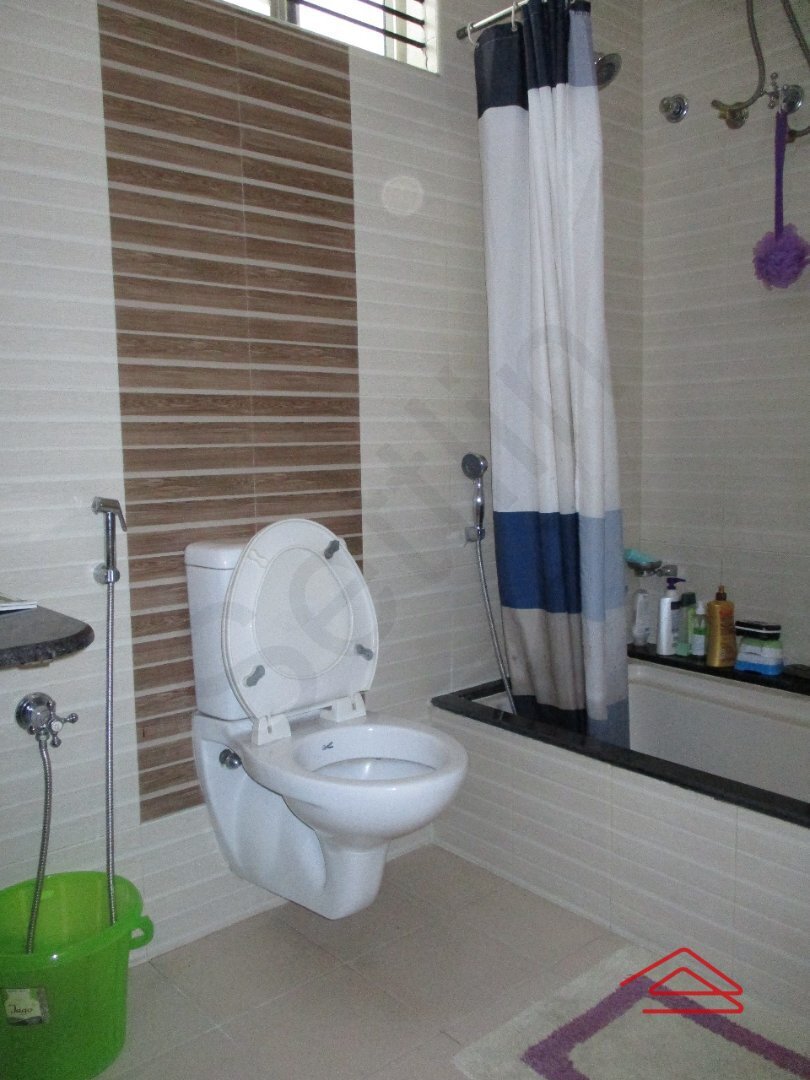 Sub Unit : bathrooms 3
