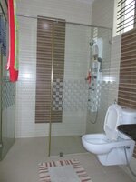 Sub Unit : bathrooms 2