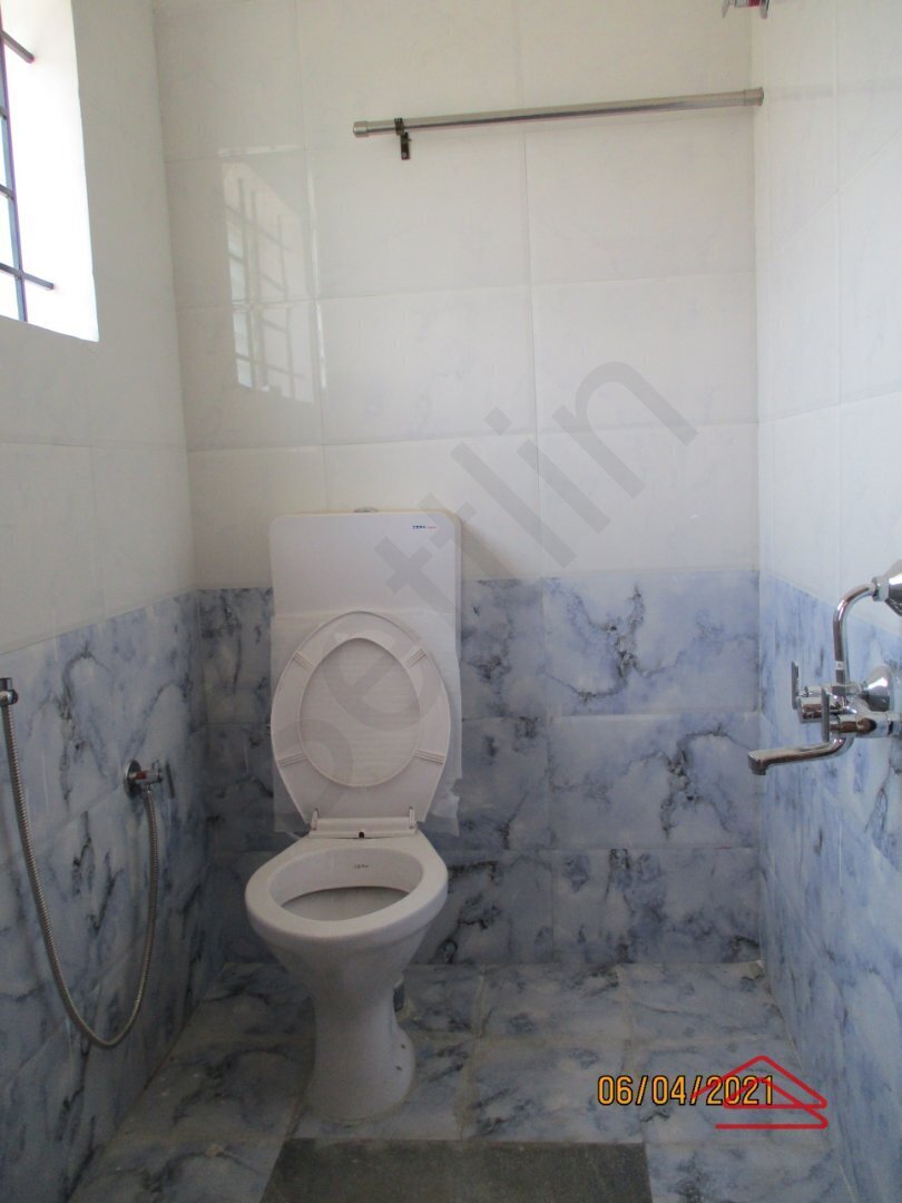 Sub Unit : bathrooms 1