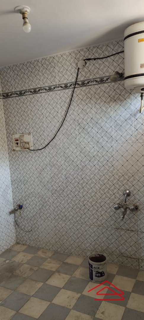 Sub Unit : bathrooms 1