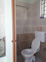 Sub Unit : bathrooms 2