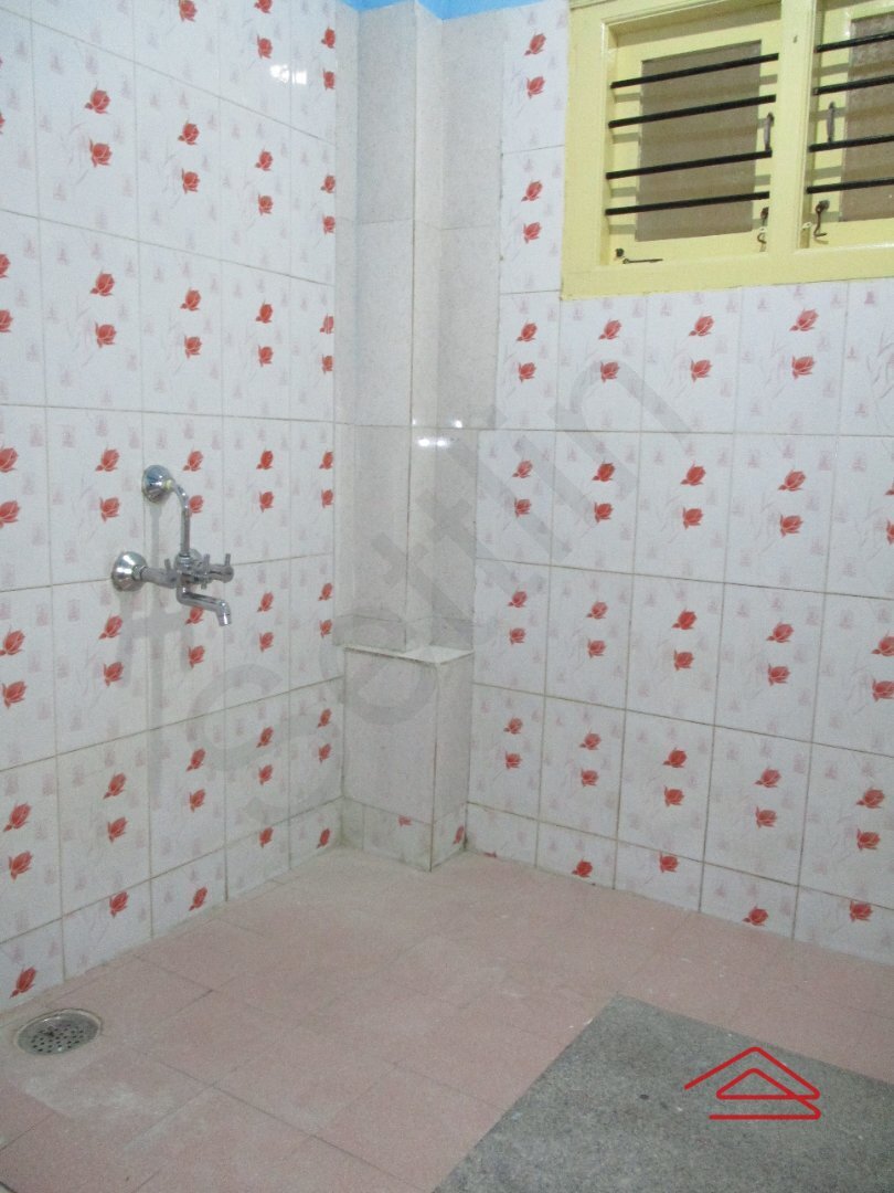 Sub Unit : bathrooms 2