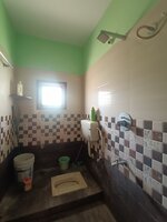 Sub Unit : bathrooms 1