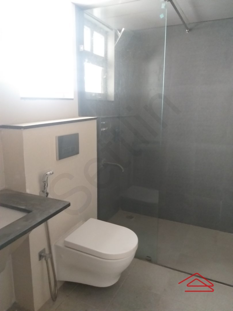 Bathroom 4