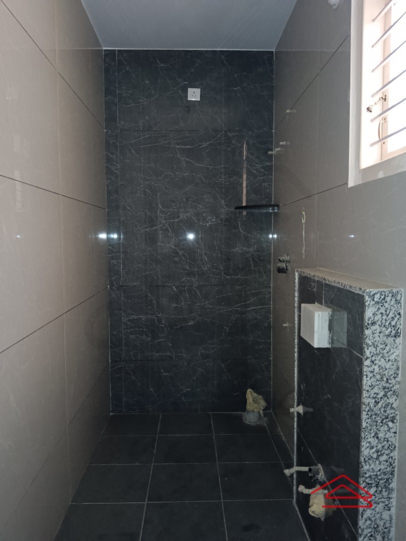 Sub Unit : bathrooms 4