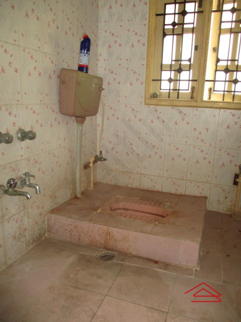 Sub Unit : Bathroom 2