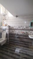 Sub Unit : bathrooms 1