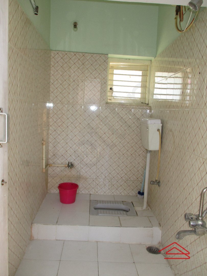 Sub Unit : bathrooms 1