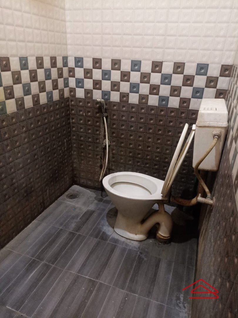 Sub Unit : bathrooms 4