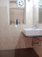 Servant Bathroom 1