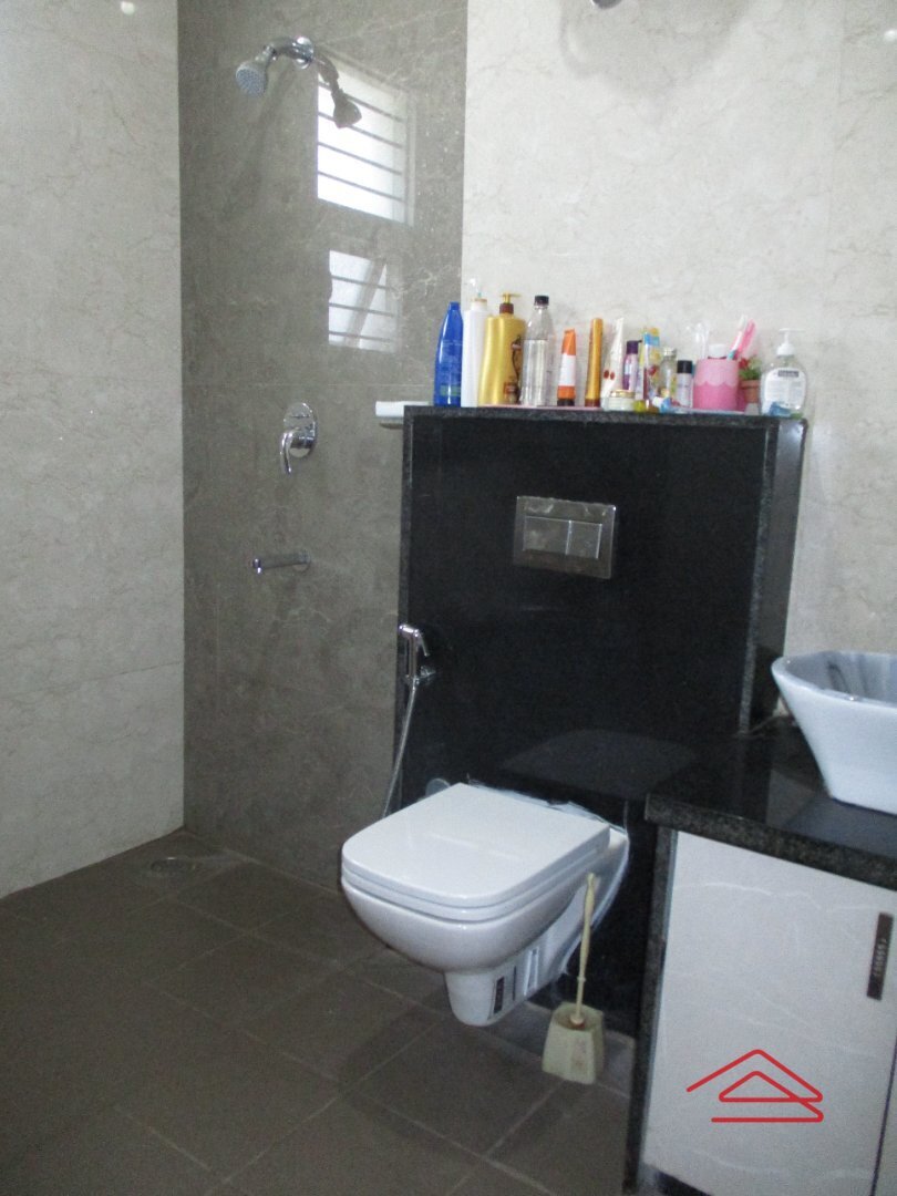 Sub Unit : bathrooms 2