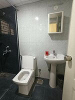 bathrooms 1