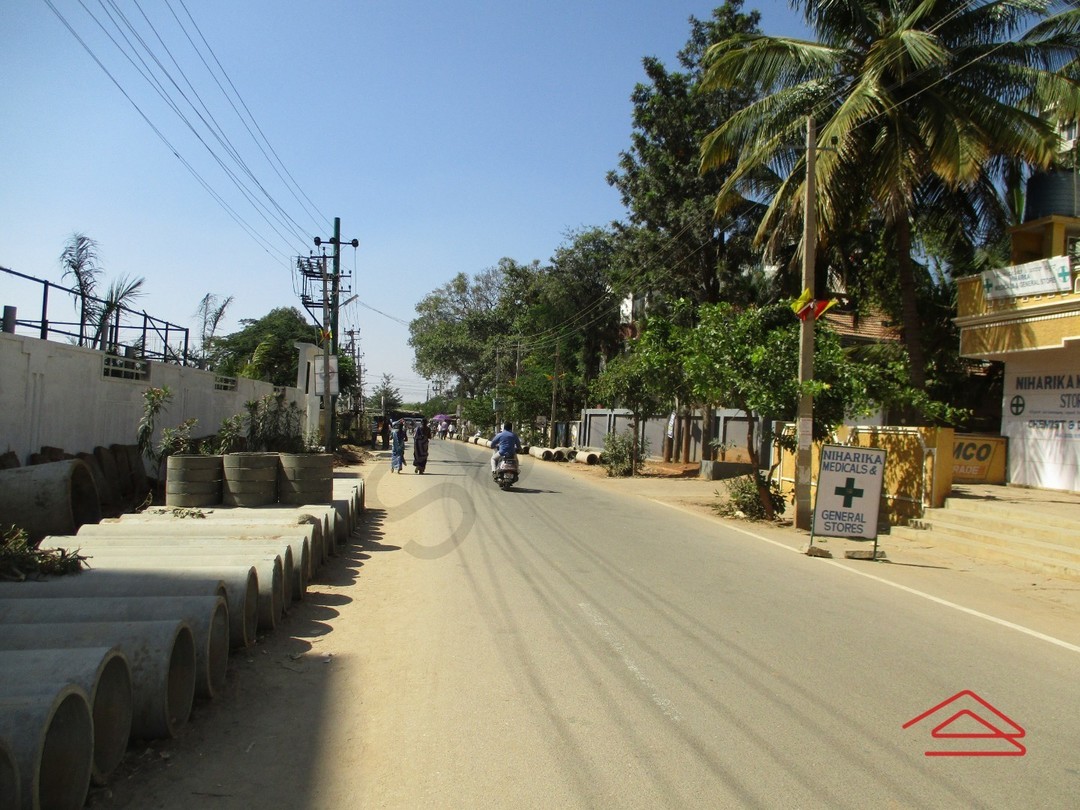 Unit:  Approach Road