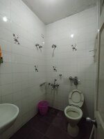bathrooms 1