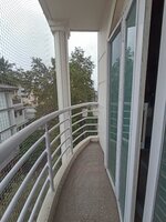 balconies 8