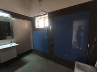 bathrooms 4