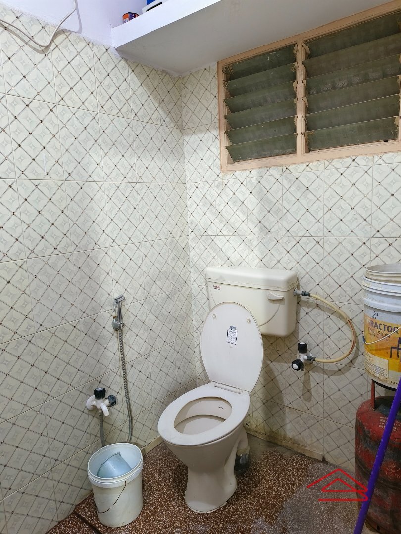 Sub Unit : bathrooms 1