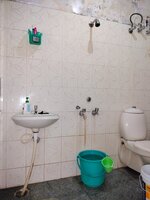 Sub Unit : bathrooms 1