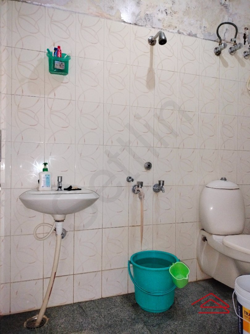 Sub Unit : bathrooms 1