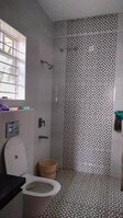 bathrooms 8