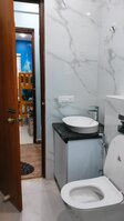 bathrooms 6