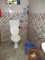 bathrooms 1
