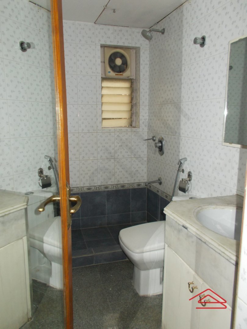 Bathroom 4
