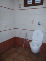 Sub Unit : bathrooms 3