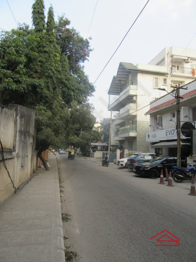 Unit:  Approach Road