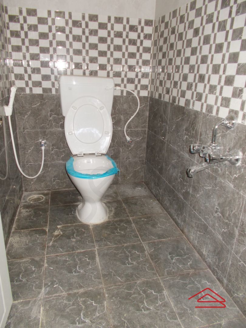 Sub Unit : Bathroom 2