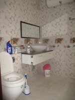 Sub Unit : bathrooms 2