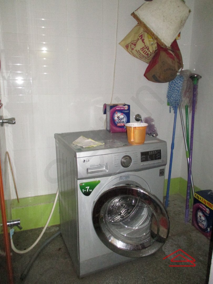 Sub Unit : bathrooms 3