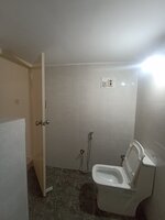 Sub Unit : bathrooms 4