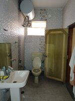 bathroom 4