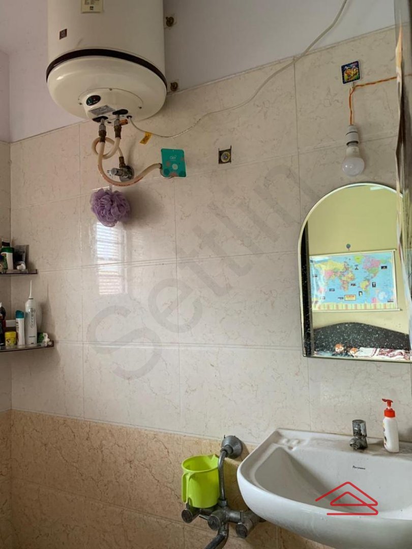 Sub Unit : bathrooms 1