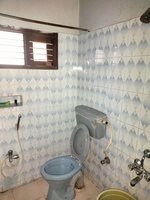 Sub Unit : bathrooms 1