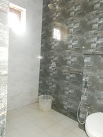 Sub Unit : bathrooms 3