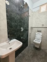 Sub Unit : bathrooms 2